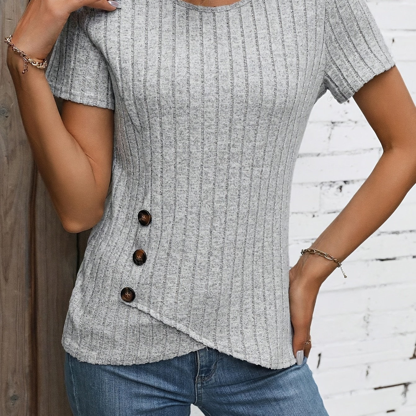 Elegant Solid Color Crew Neck T-shirt With Button Detail - Stretchy Polyester , Machine Washable - Spring/summer/fall
Elegant Solid Color Crew Neck T-shirt With Button Detail - Stretchy Polyester , Machine Washable - Spring/summer/fall