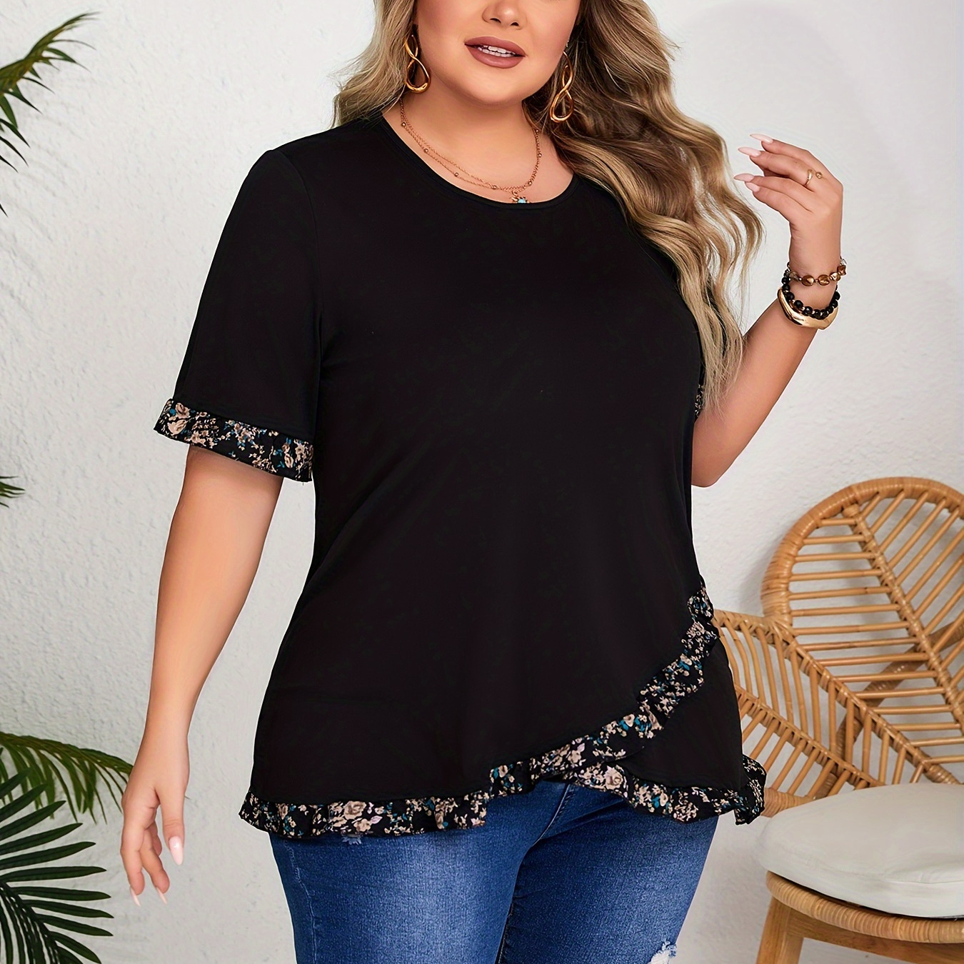 Plus Size Contrast Trim T-shirt, Casual Short Sleeve Top For Spring & Summer, Women's Plus Size Clothing
Plus Size Contrast Trim T-shirt, Casual Short Sleeve Top For Spring & Summer, Women's Plus Size Clothing