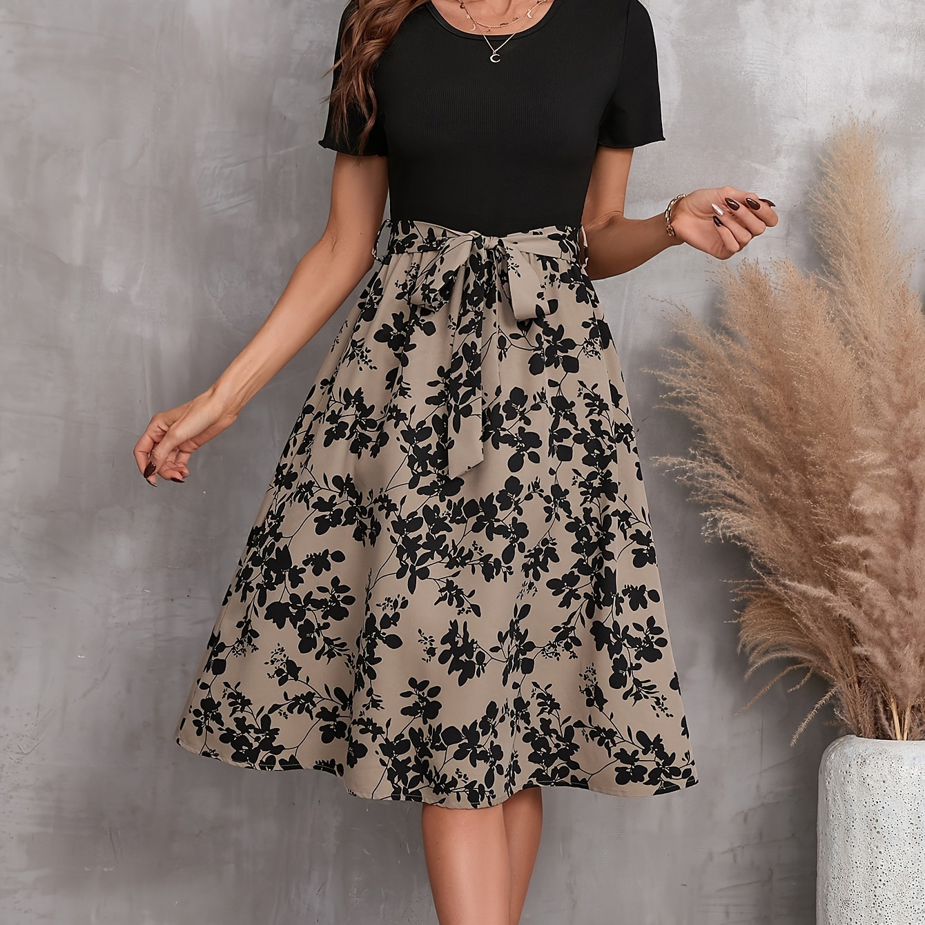 Floral Print Crew Neck Dress, Elegant Short Sleeve Tie Waist A-line Dress For Spring & Summer, Women's Clothing
Floral Print Crew Neck Dress, Elegant Short Sleeve Tie Waist A-line Dress For Spring & Summer, Women's Clothing