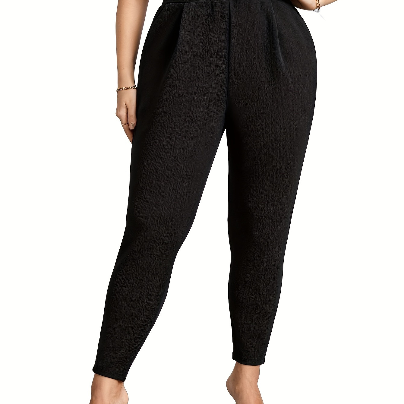 Pantalons grande taille de couleur unie, poches obliques taille haute, pantalons élégants, vêtements grande taille pour femmes.
Pantalons grande taille de couleur unie, poches obliques taille haute, pantalons élégants, vêtements grande taille pour femmes.
