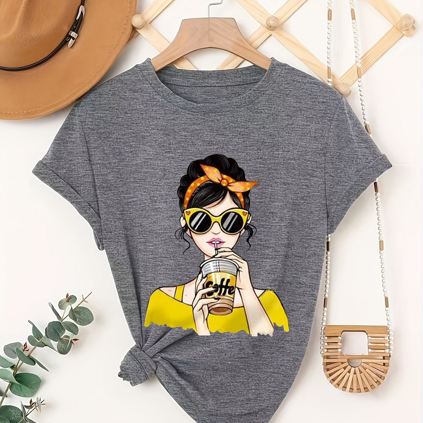 Figure Print Crew Neck T-shirt, Casual Short Sleeve Top For Spring & Summer, Women's Clothing
Figure Print Crew Neck T-shirt, Casual Short Sleeve Top For Spring & Summer, Women's Clothing