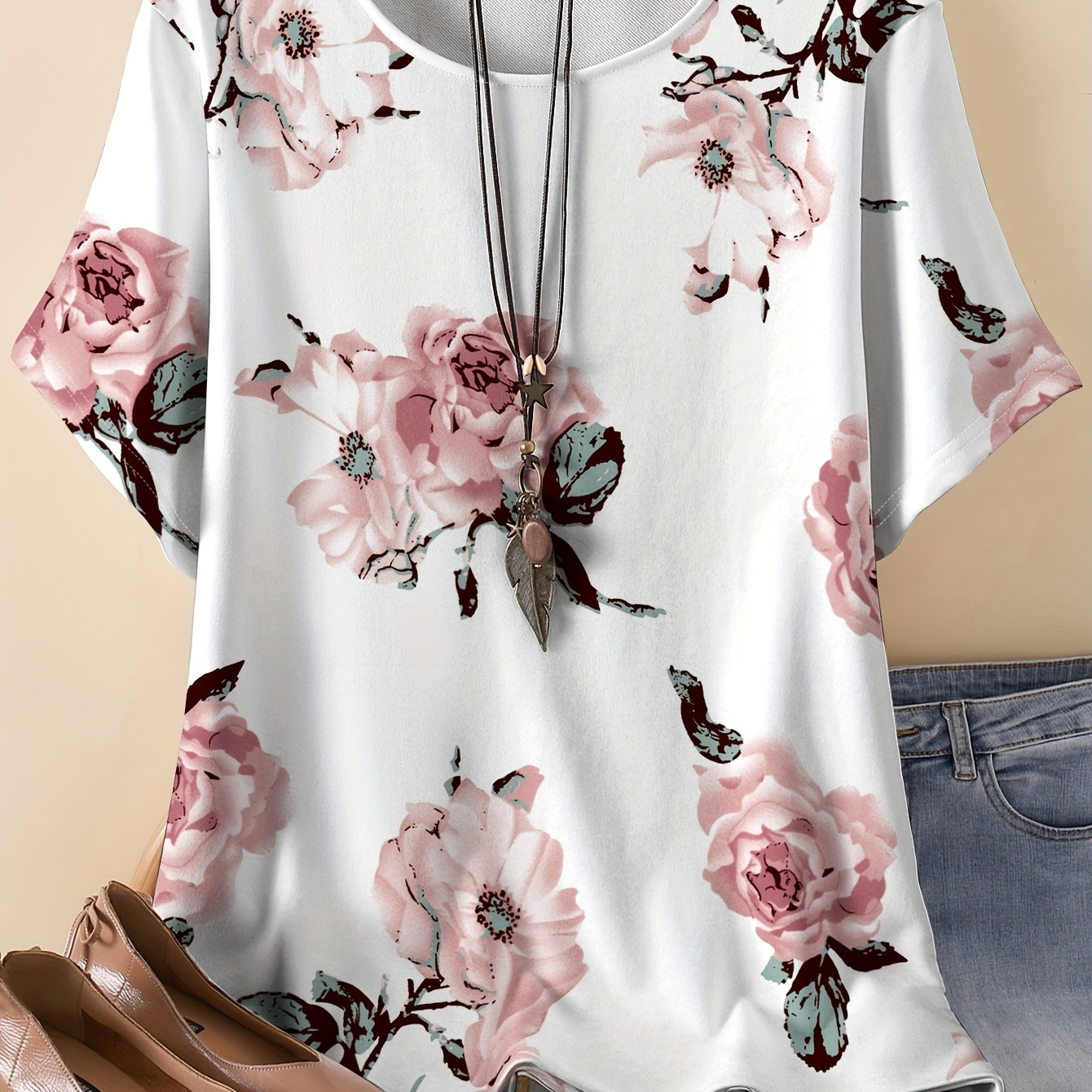 Plus Size Floral Print T-shirt, Casual Crew Neck Short Sleeve Top For Spring & Summer, Women's Plus Size Clothing
Plus Size Floral Print T-shirt, Casual Crew Neck Short Sleeve Top For Spring & Summer, Women's Plus Size Clothing