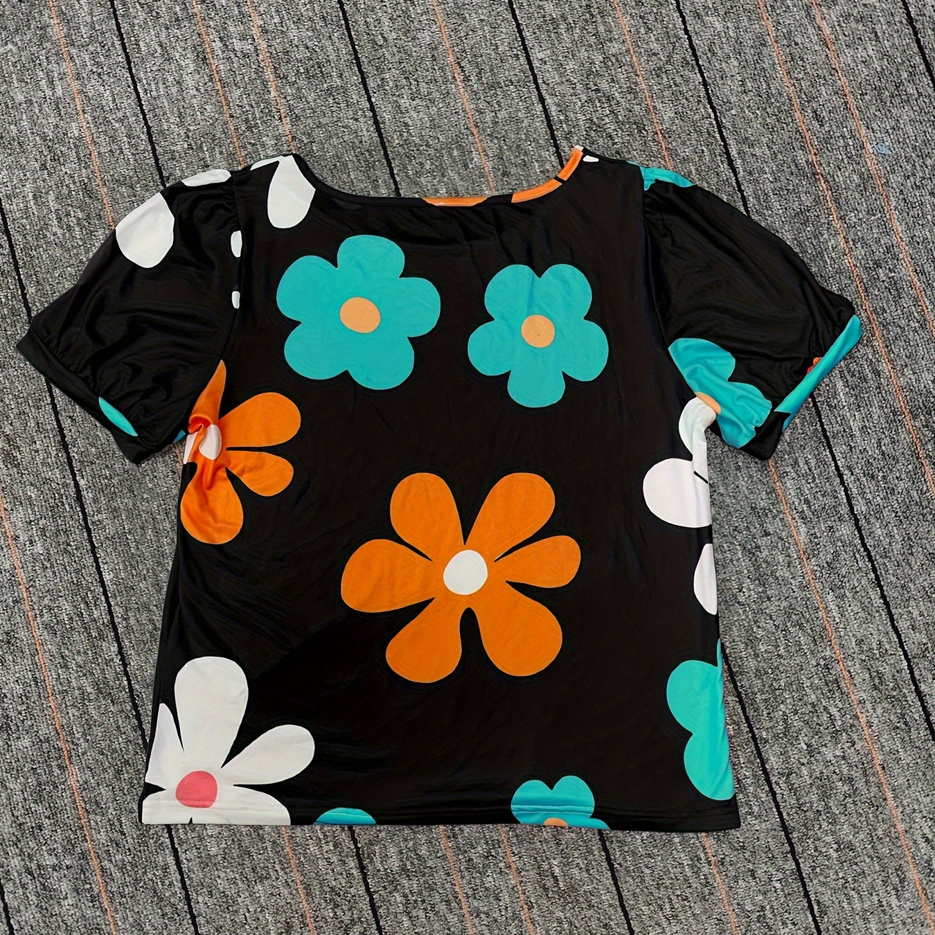 Floral Print Short Sleeve T-shirt, Casual Crew Neck Top For Spring & Summer, Women's Clothing
Floral Print Short Sleeve T-shirt, Casual Crew Neck Top For Spring & Summer, Women's Clothing