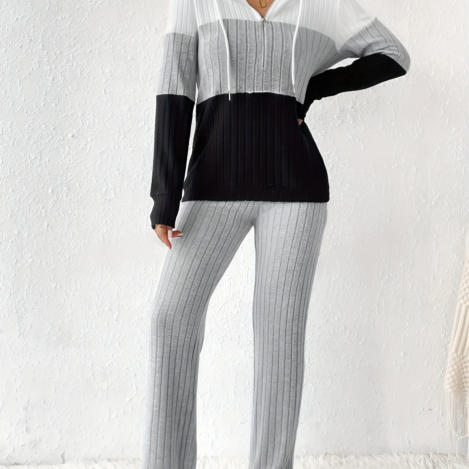 1 Set Elegant Women's Hoodie And Pants Suit, Polyester Knit Long Sleeve Pullover With Zipper Detail, Casual Autumn/winter Outfit
1 Set Elegant Women's Hoodie And Pants Suit, Polyester Knit Long Sleeve Pullover With Zipper Detail, Casual Autumn/winter Outfit