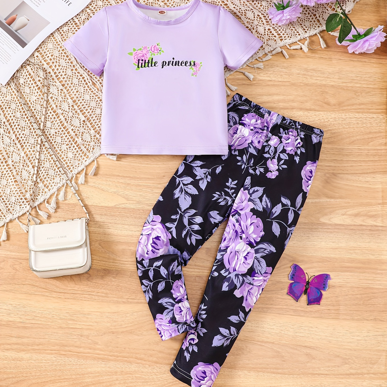 Lettres et fleurs Imprimé graphique, T-shirt à manches courtes et pantalon pour le printemps et l'automne
Lettres et fleurs Imprimé graphique, T-shirt à manches courtes et pantalon pour le printemps et l'automne