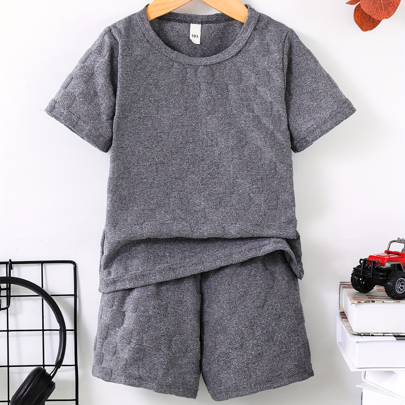 2pcs Boys Casual Solid Color Jacquard Short Sleeve T-shirt & Shorts Set, Comfy Summer Boys Clothes
2pcs Boys Casual Solid Color Jacquard Short Sleeve T-shirt & Shorts Set, Comfy Summer Boys Clothes