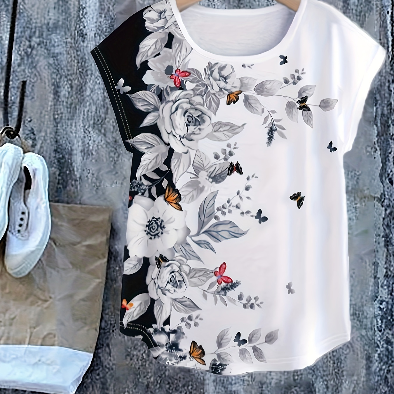 Floral Print Crew Neck T-shirt, Casual Short Sleeve Top For Spring & Summer, Women's Clothing
Floral Print Crew Neck T-shirt, Casual Short Sleeve Top For Spring & Summer, Women's Clothing