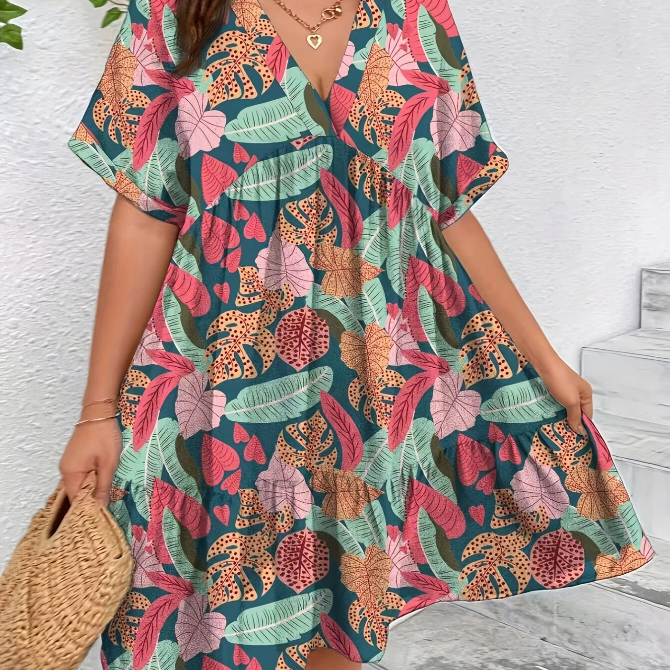 Chic Floral V-neck Dress - Casual With A-line Swing, Breathable Polyester, Machine Washable -
Chic Floral V-neck Dress - Casual With A-line Swing, Breathable Polyester, Machine Washable -