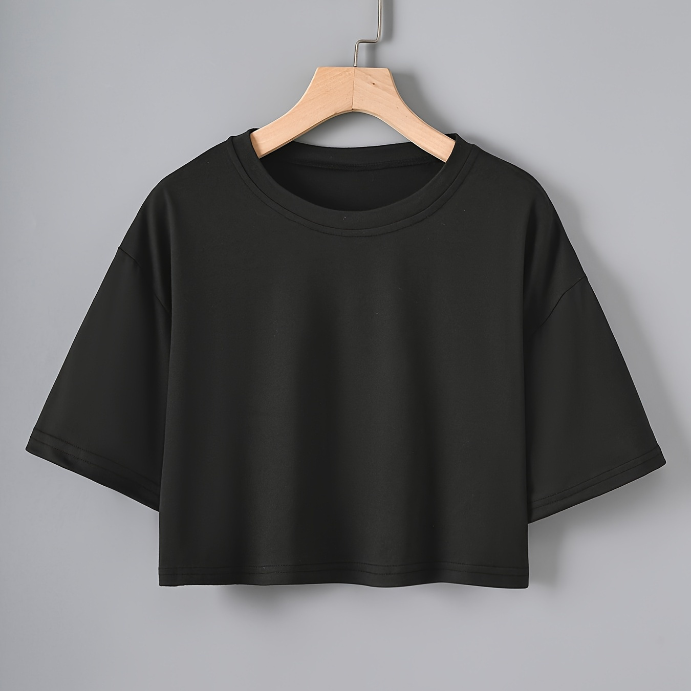 Solid Color Casual T-shirt, Round Neck Short Sleeves Pullover Crop Sports Tee, Women's Tops
Solid Color Casual T-shirt, Round Neck Short Sleeves Pullover Crop Sports Tee, Women's Tops