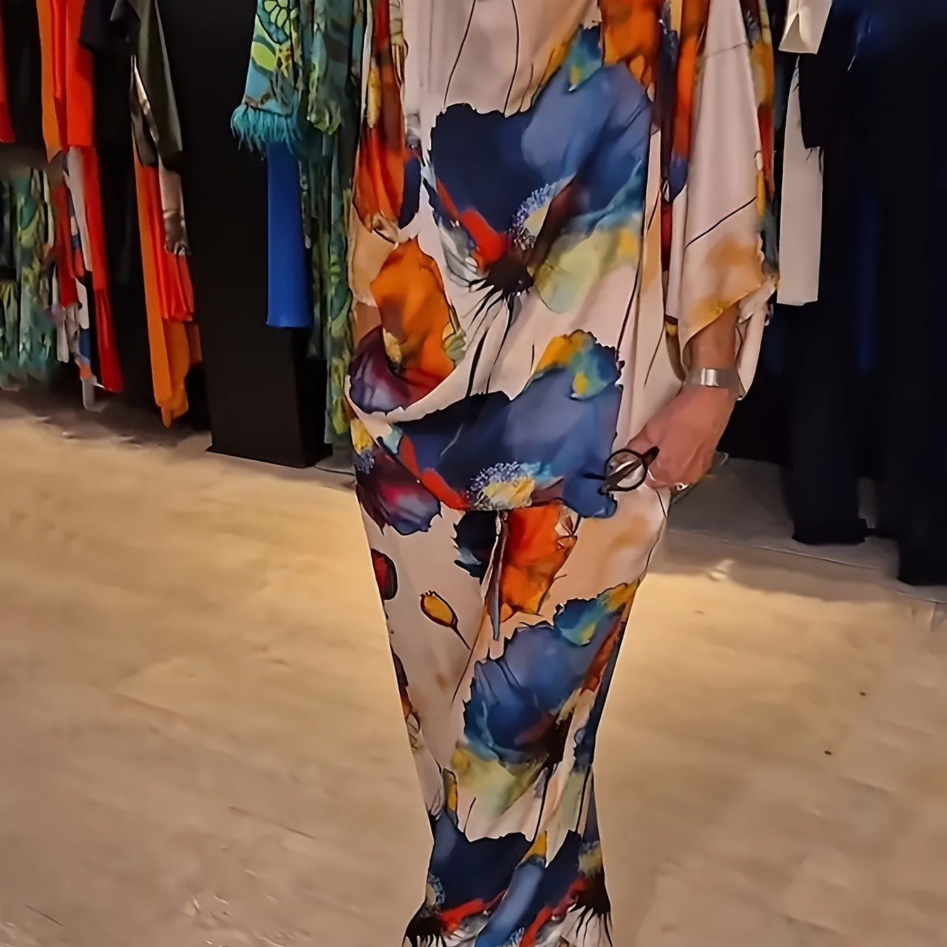 Women's Elegant Floral Print Satin Two-piece Set With Round Neck Top And Wide Leg Pants
Women's Elegant Floral Print Satin Two-piece Set With Round Neck Top And Wide Leg Pants