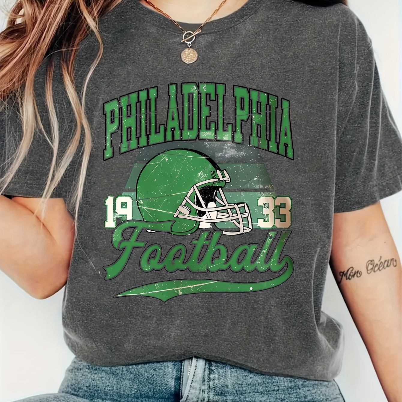 Chic Summer Women's Casual T-shirt With Geometric Helmet Print - Crew Neck, Soft Polyester , Machine Washable
Chic Summer Women's Casual T-shirt With Geometric Helmet Print - Crew Neck, Soft Polyester , Machine Washable