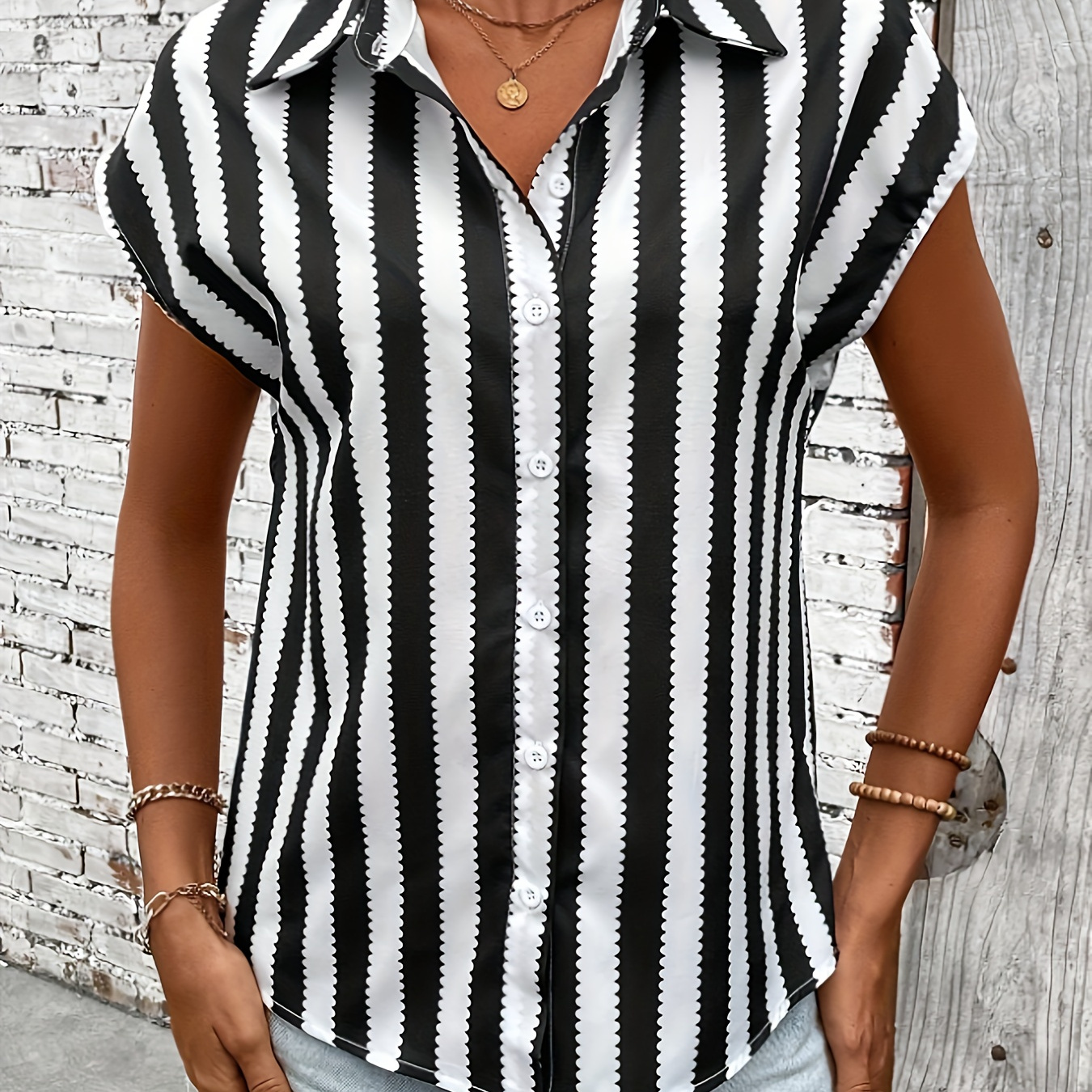 Striped Print Button Front Blouse, Casual Short Sleeve Blouse For Spring & Summer, Women's Clothing
Striped Print Button Front Blouse, Casual Short Sleeve Blouse For Spring & Summer, Women's Clothing
