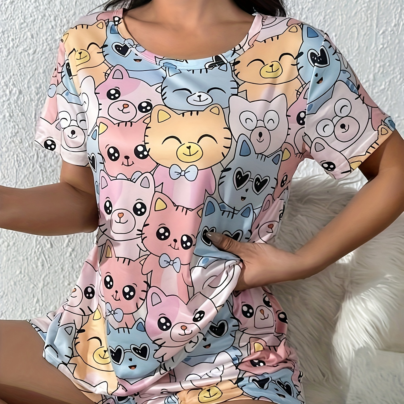 Allover Cartoon Print Pajama Set, Casual Short Sleeve Round Neck Top & Elastic Shorts & Eye Mask, Women's Sleepwear
Allover Cartoon Print Pajama Set, Casual Short Sleeve Round Neck Top & Elastic Shorts & Eye Mask, Women's Sleepwear