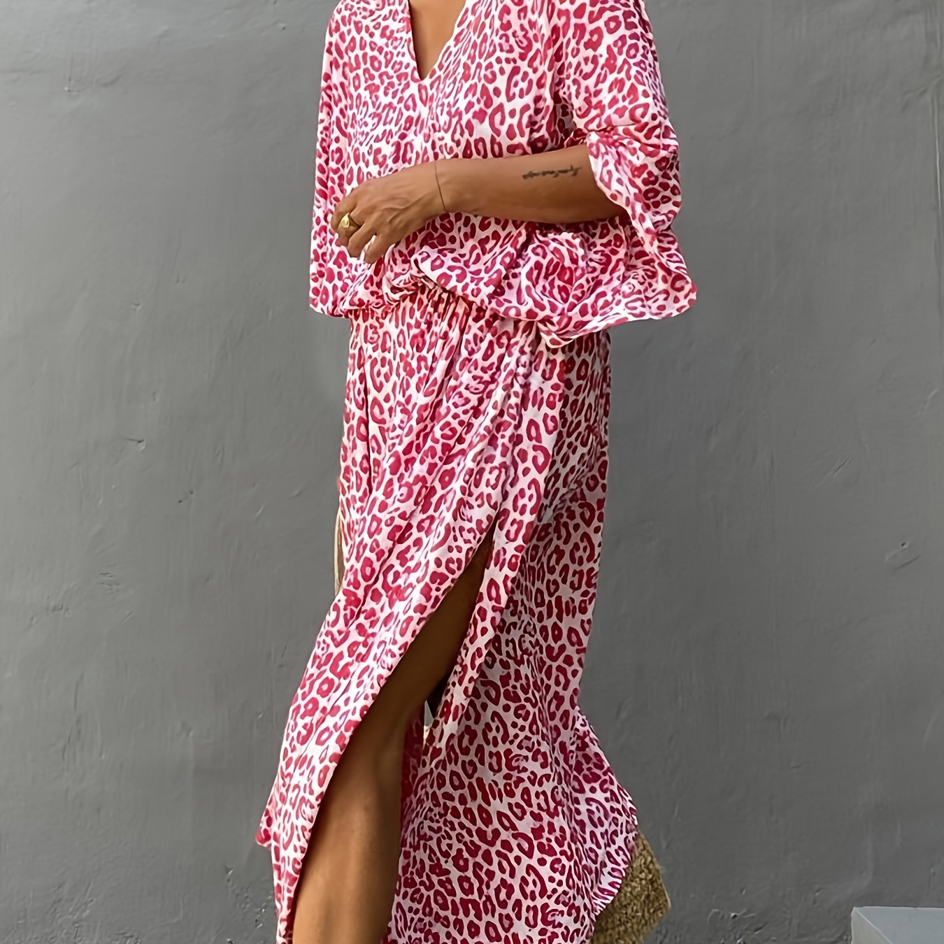 Leopard Print Loose Fit V Neck Cover Up Dress, Plus Size Beach Kaftan, Women's Swimwear & Clothing
Leopard Print Loose Fit V Neck Cover Up Dress, Plus Size Beach Kaftan, Women's Swimwear & Clothing