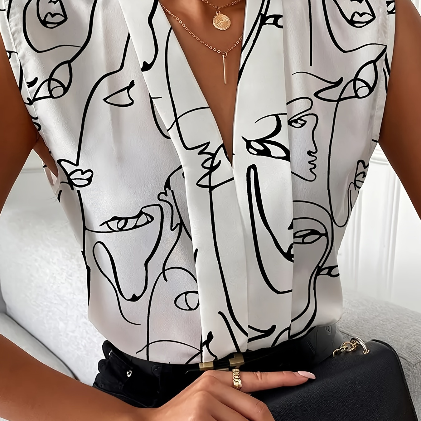 Abstract Painting Print Shirt, Sexy V Neck Sleeveless Casual Top For Spring & Summer, Women's Clothing
Abstract Painting Print Shirt, Sexy V Neck Sleeveless Casual Top For Spring & Summer, Women's Clothing
