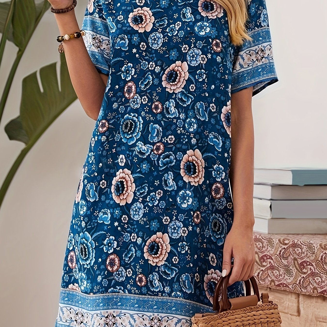 Tribal Floral Print Crew Neck Dress, Vacation Short Sleeve Dress For Summer & Spring, Women's Clothing
Tribal Floral Print Crew Neck Dress, Vacation Short Sleeve Dress For Summer & Spring, Women's Clothing