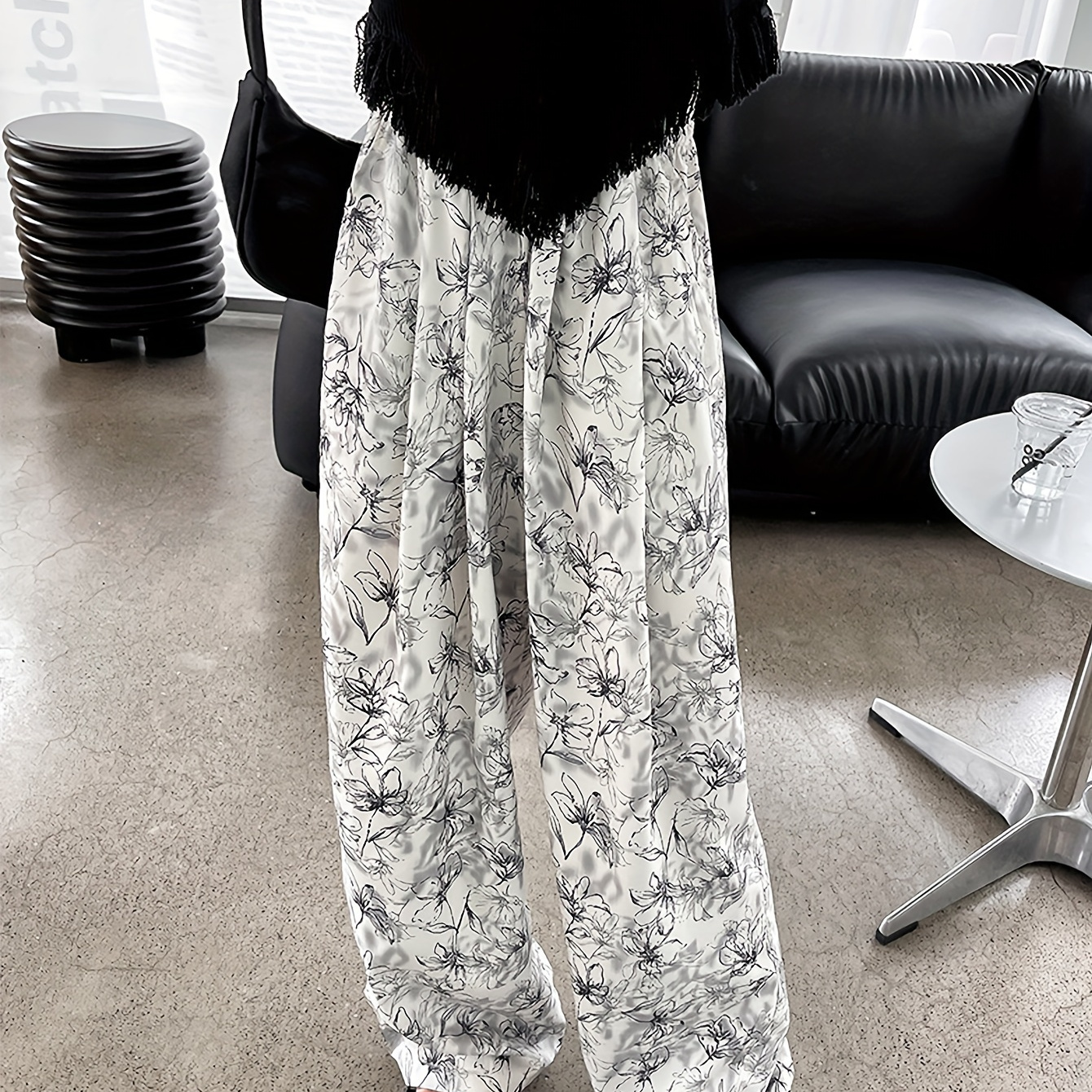 Women's High Waist Loose Fit Casual Pants, Ink Painting Print, Ice Silk Fabric, Sporty Wide Leg Trousers
Women's High Waist Loose Fit Casual Pants, Ink Painting Print, Ice Silk Fabric, Sporty Wide Leg Trousers
