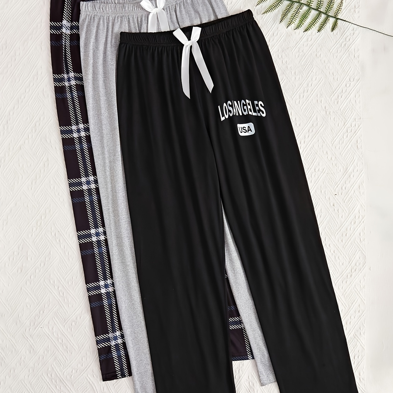 Women's 3pcs Sleepwear Set - Comfy Polyester & Elastane , Machine Washable, Lounge Pants
Women's 3pcs Sleepwear Set - Comfy Polyester & Elastane , Machine Washable, Lounge Pants