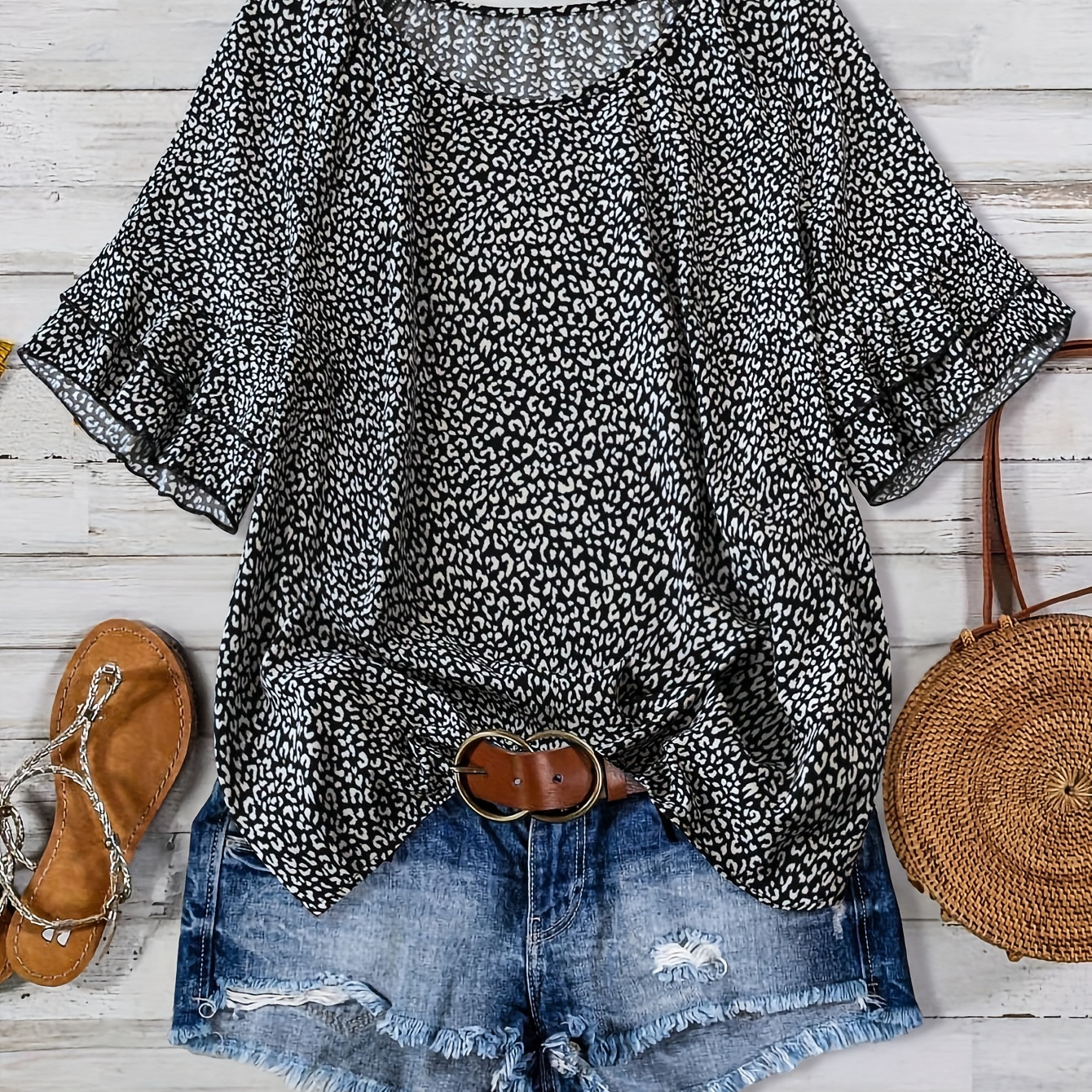 Plus Size Leopard Print Blouse, Casual Crew Neck Ruffle Sleeve Blouse For Spring, Women's Plus Size clothing
Plus Size Leopard Print Blouse, Casual Crew Neck Ruffle Sleeve Blouse For Spring, Women's Plus Size clothing