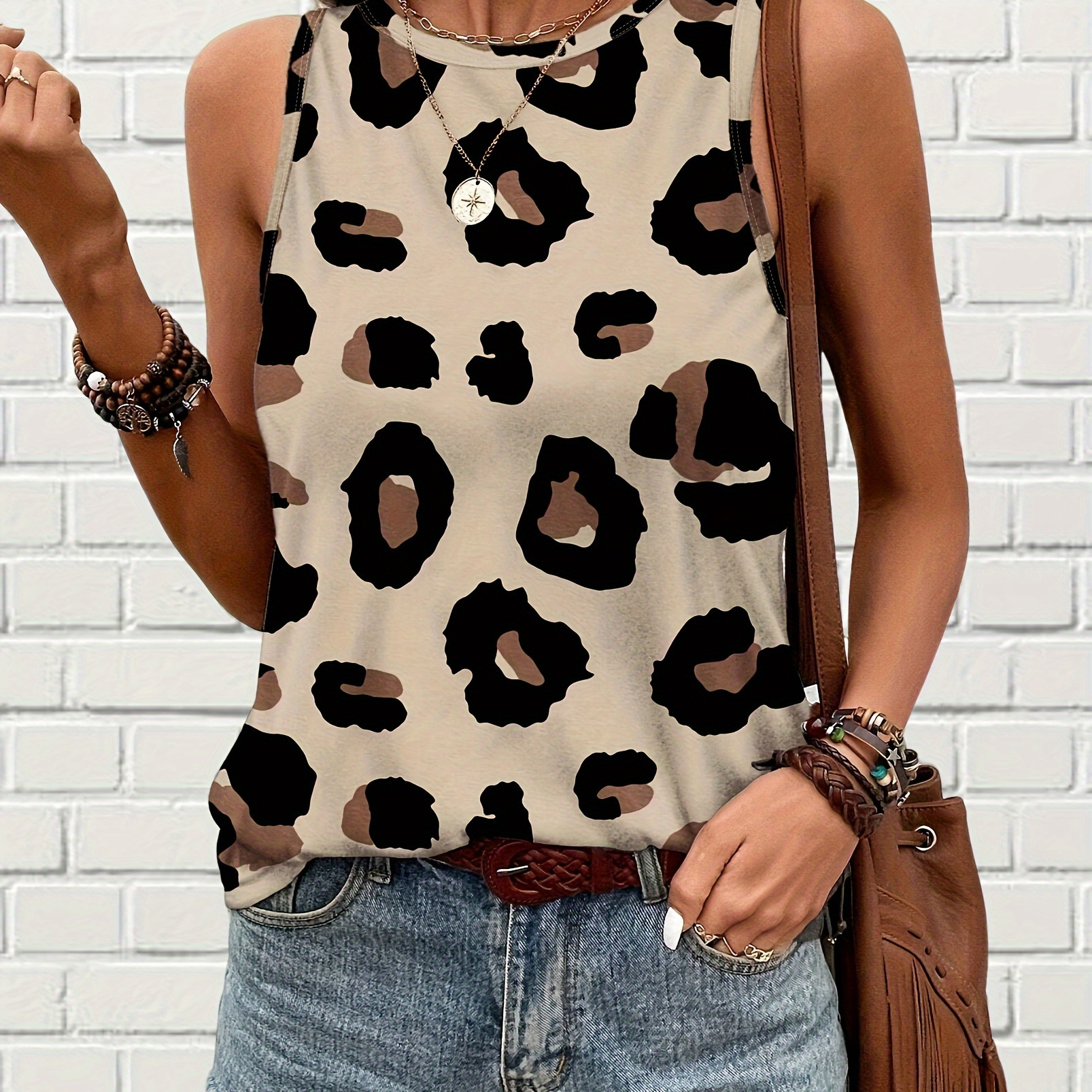 Plus Size Leopard Print Tank Top, Vacation Style Sleeveless Crew Neck Top For Summer & Spring, Women's Plus Size Clothing
Plus Size Leopard Print Tank Top, Vacation Style Sleeveless Crew Neck Top For Summer & Spring, Women's Plus Size Clothing