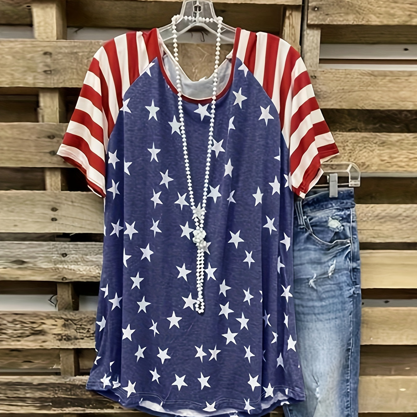 Plus Size Star Print T-shirt, Casual Crew Neck Striped Short Sleeve T-shirt, Women's Plus Size clothing
Plus Size Star Print T-shirt, Casual Crew Neck Striped Short Sleeve T-shirt, Women's Plus Size clothing