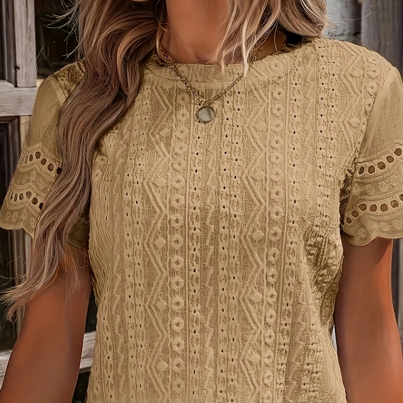 Eyelet Crew Neck T-shirt, Casual Short Sleeve T-shirt For Spring & Summer, Women's Clothing
Eyelet Crew Neck T-shirt, Casual Short Sleeve T-shirt For Spring & Summer, Women's Clothing