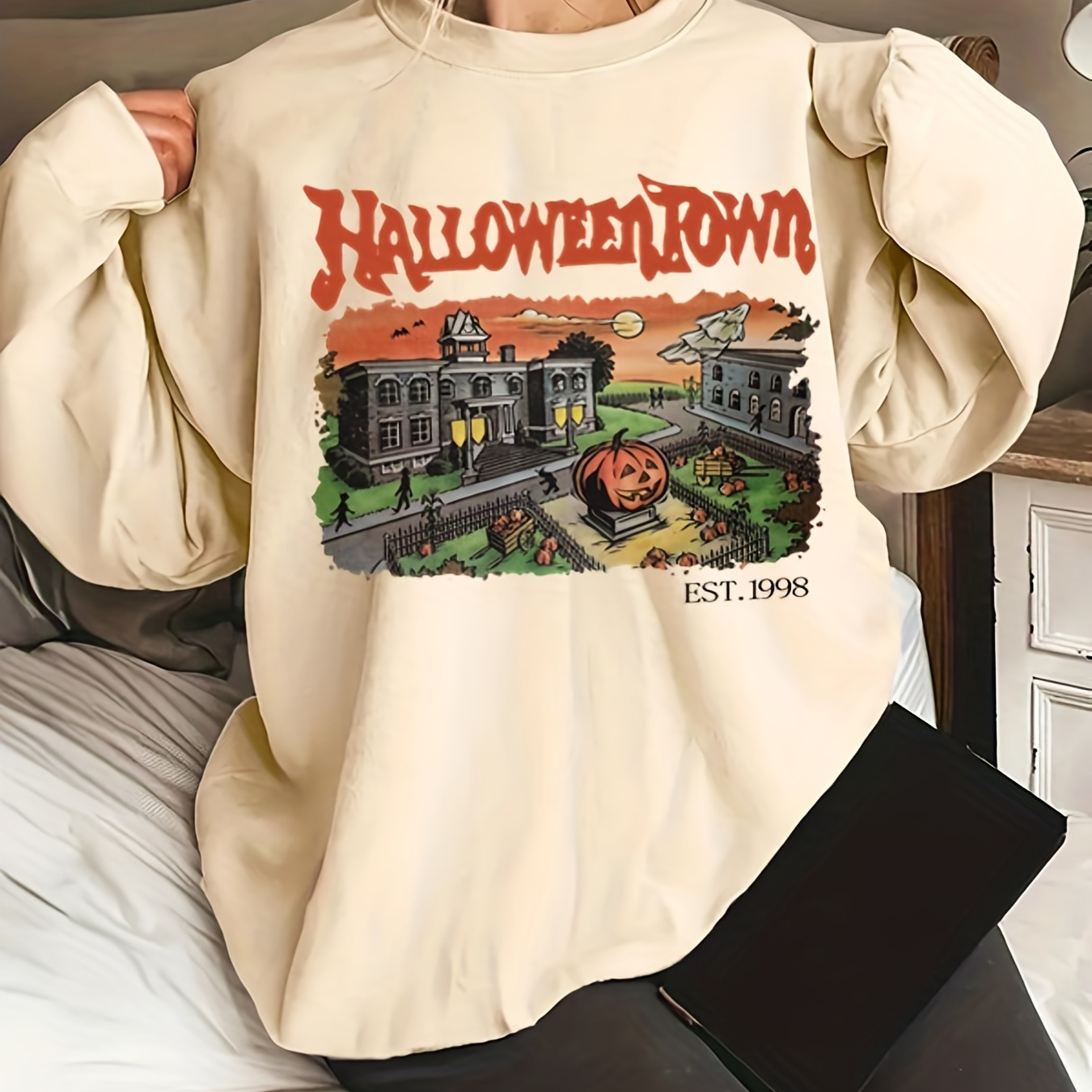Plus Size Halloween Casual Sweatshirt, Women's Plus Graphic & Art Letter Print Long Sleeve Round Neck Sweatshirt
Plus Size Halloween Casual Sweatshirt, Women's Plus Graphic & Art Letter Print Long Sleeve Round Neck Sweatshirt