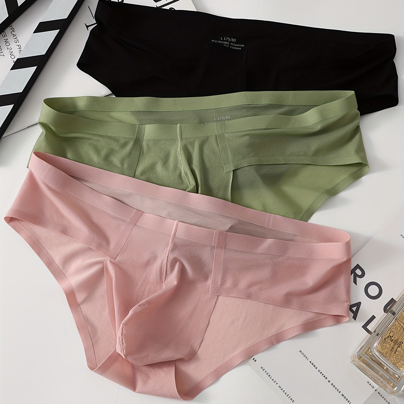 3pcs Men' Ice Silk Briefs - Breathable, Low-rise, Ultra-thin & Sexy Underwear, Machine Washable
3pcs Men' Ice Silk Briefs - Breathable, Low-rise, Ultra-thin & Sexy Underwear, Machine Washable