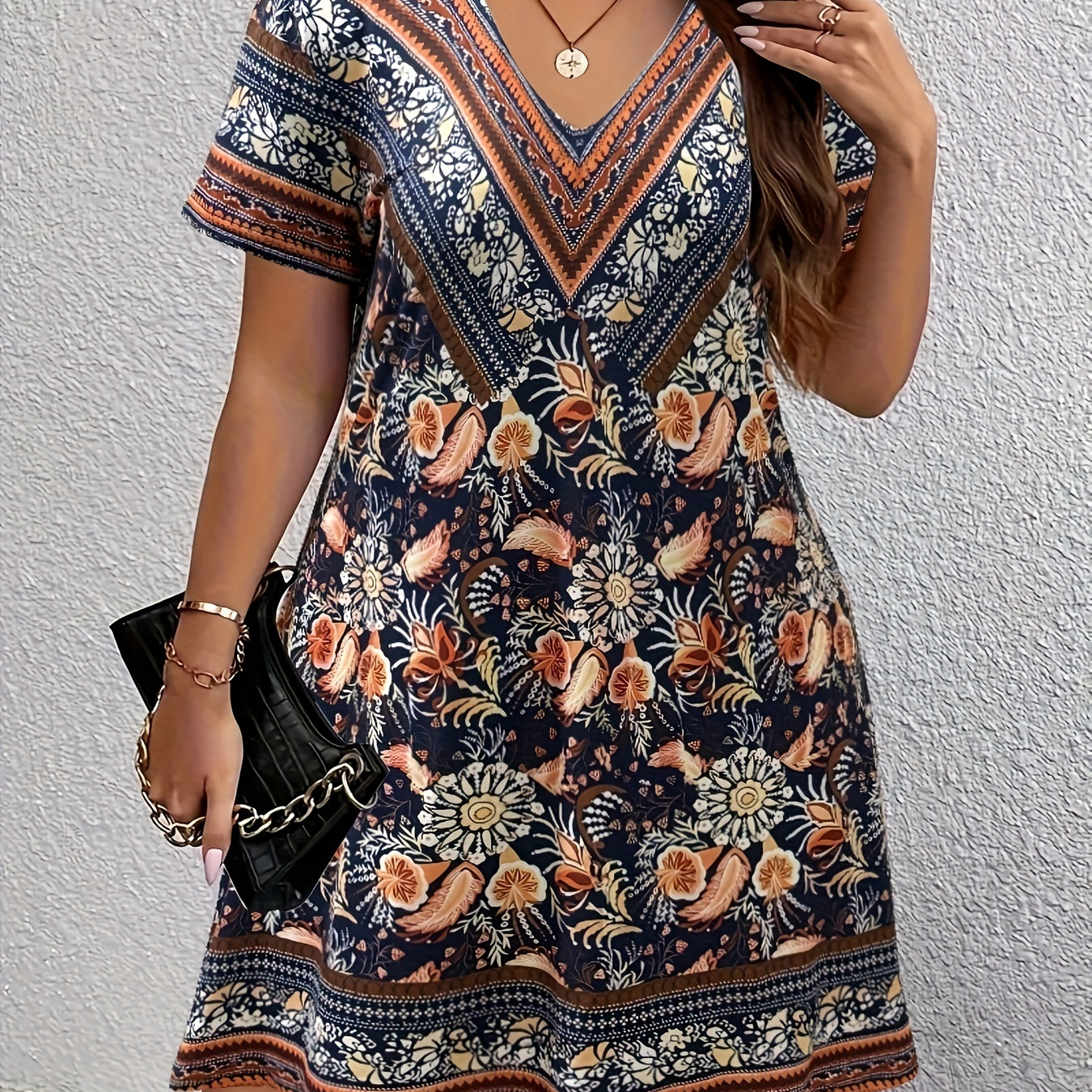 Plus Size Floral Print V Neck Dress, Vacation Short Sleeve Dress For Spring & Summer, Women's Plus Size Clothing
Plus Size Floral Print V Neck Dress, Vacation Short Sleeve Dress For Spring & Summer, Women's Plus Size Clothing