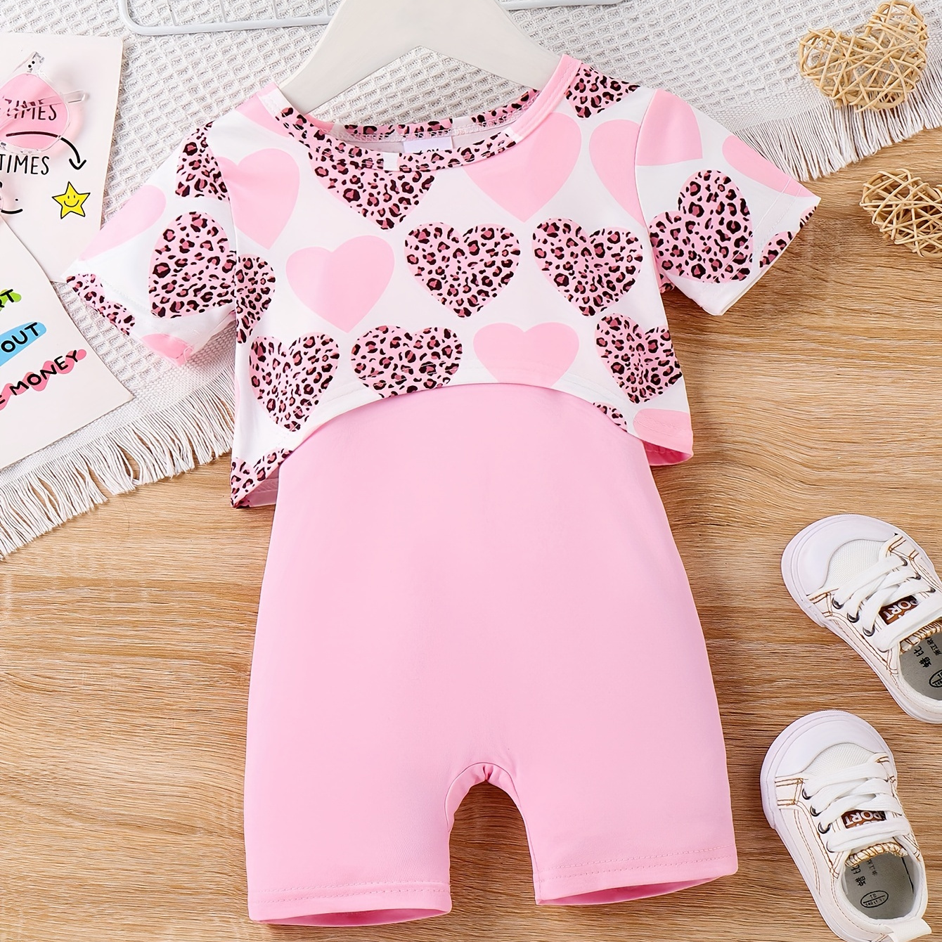 2pcs Baby's Cartoon Leopard Heart Pattern Crop Top & Solid Color Romper Set, Toddler & Infant Girl's Clothes For Summer Daily Wear 
2pcs Baby's Cartoon Leopard Heart Pattern Crop Top & Solid Color Romper Set, Toddler & Infant Girl's Clothes For Summer Daily Wear