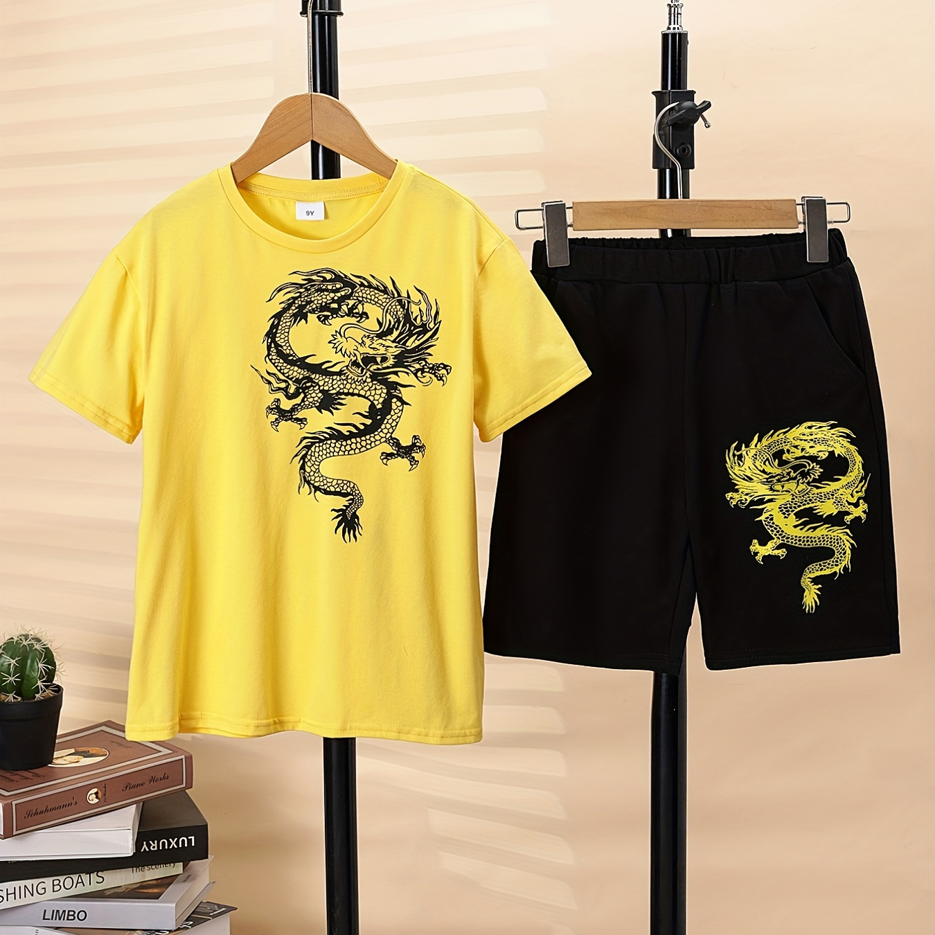 2pcs Boy's Cool Dragon Pattern T-shirt & Shorts Set, Casual Outfits, Kids Clothes For Summer, As Gifts
2pcs Boy's Cool Dragon Pattern T-shirt & Shorts Set, Casual Outfits, Kids Clothes For Summer, As Gifts