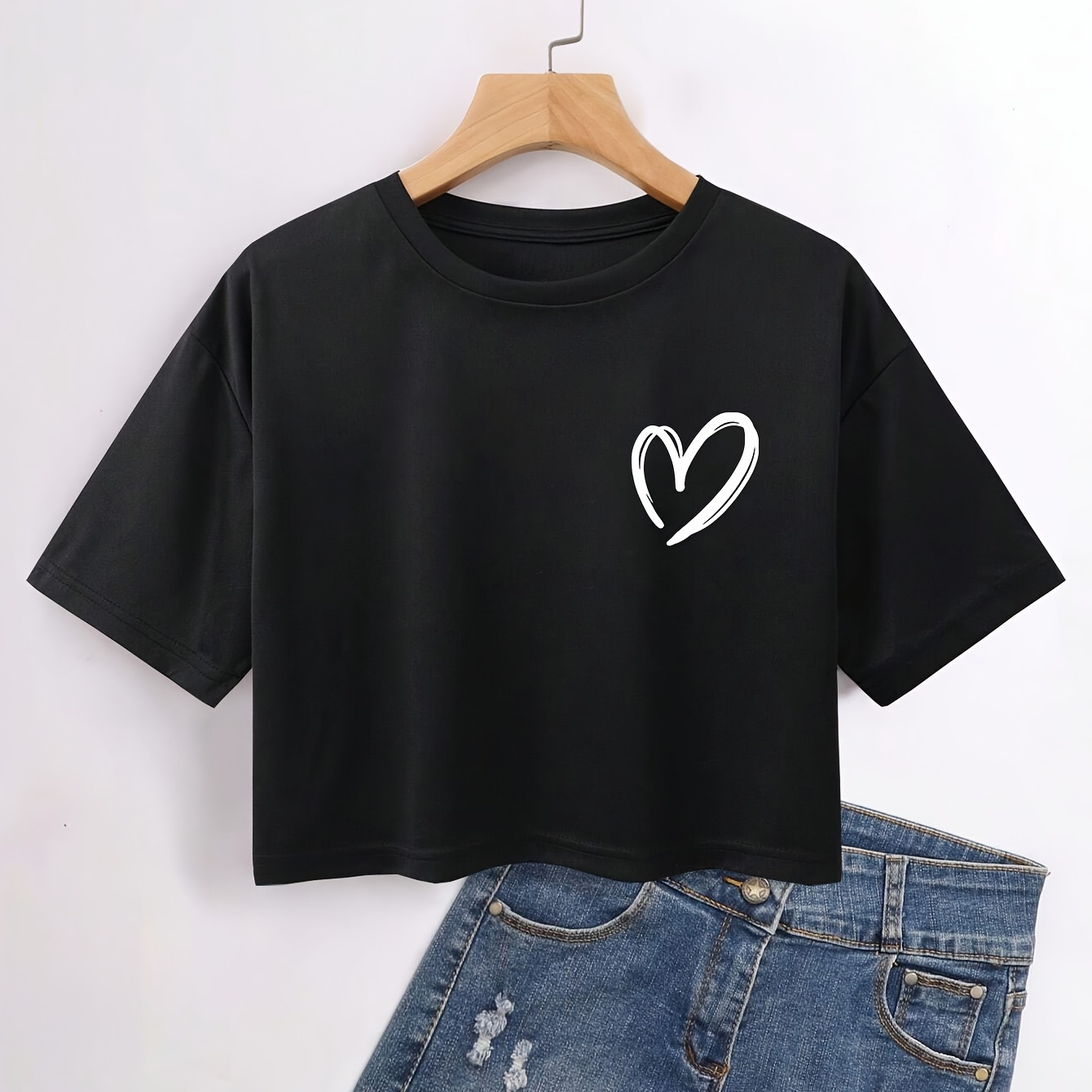 Heart Print Crop T-shirt, Casual Crew Neck Short Sleeve Top For Spring & Summer, Women's Clothing
Heart Print Crop T-shirt, Casual Crew Neck Short Sleeve Top For Spring & Summer, Women's Clothing