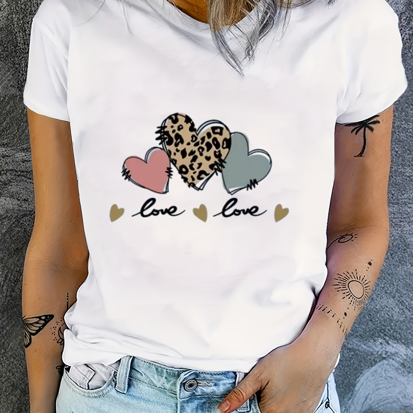 Heart Print Crew Neck T-shirt, Short Sleeve Casual Top For Summer & Spring, Women's Clothing
Heart Print Crew Neck T-shirt, Short Sleeve Casual Top For Summer & Spring, Women's Clothing
