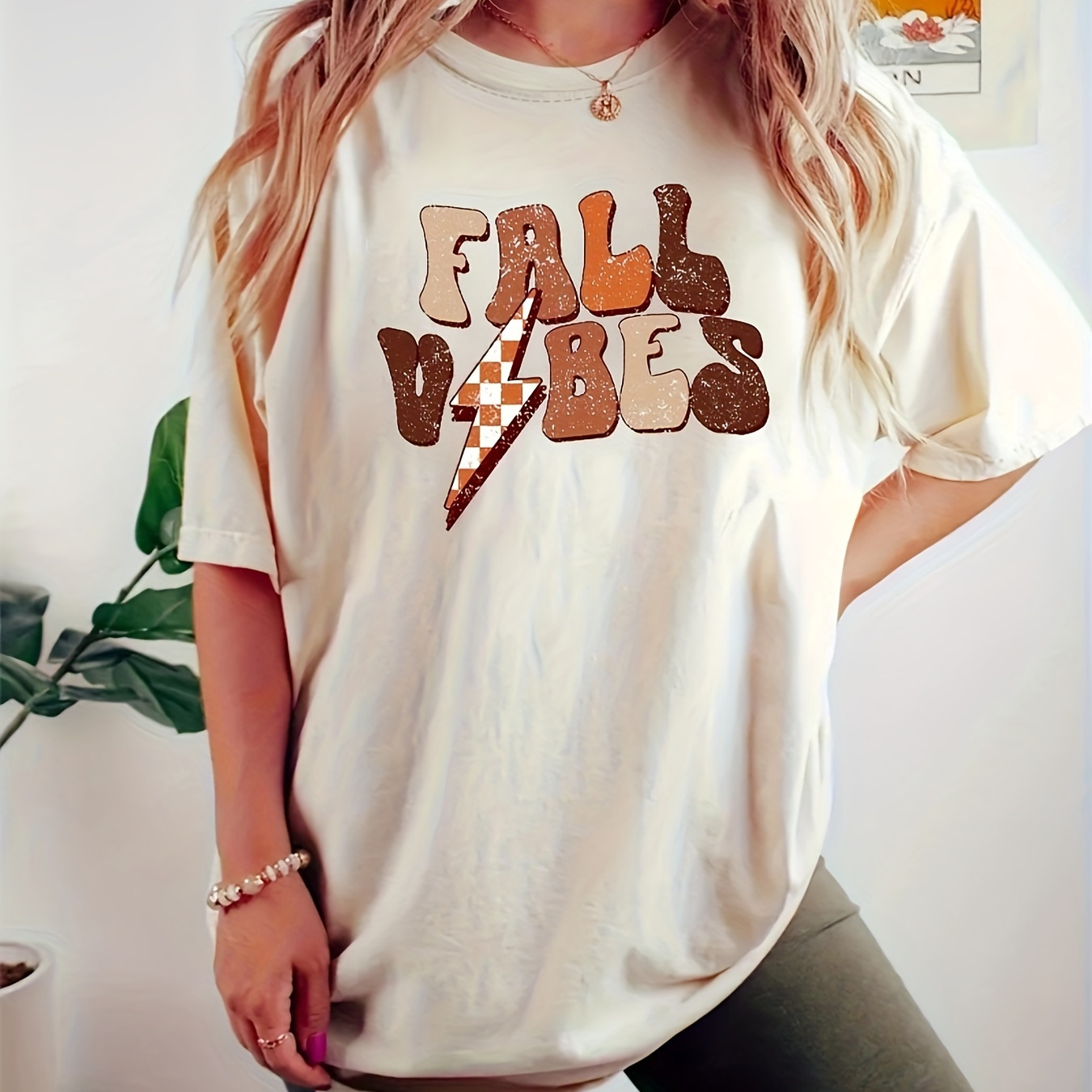 Plus Size Letter Print T-shirt, Casual Crew Neck Short Sleeve T-shirt, Women's Plus Size clothing
Plus Size Letter Print T-shirt, Casual Crew Neck Short Sleeve T-shirt, Women's Plus Size clothing