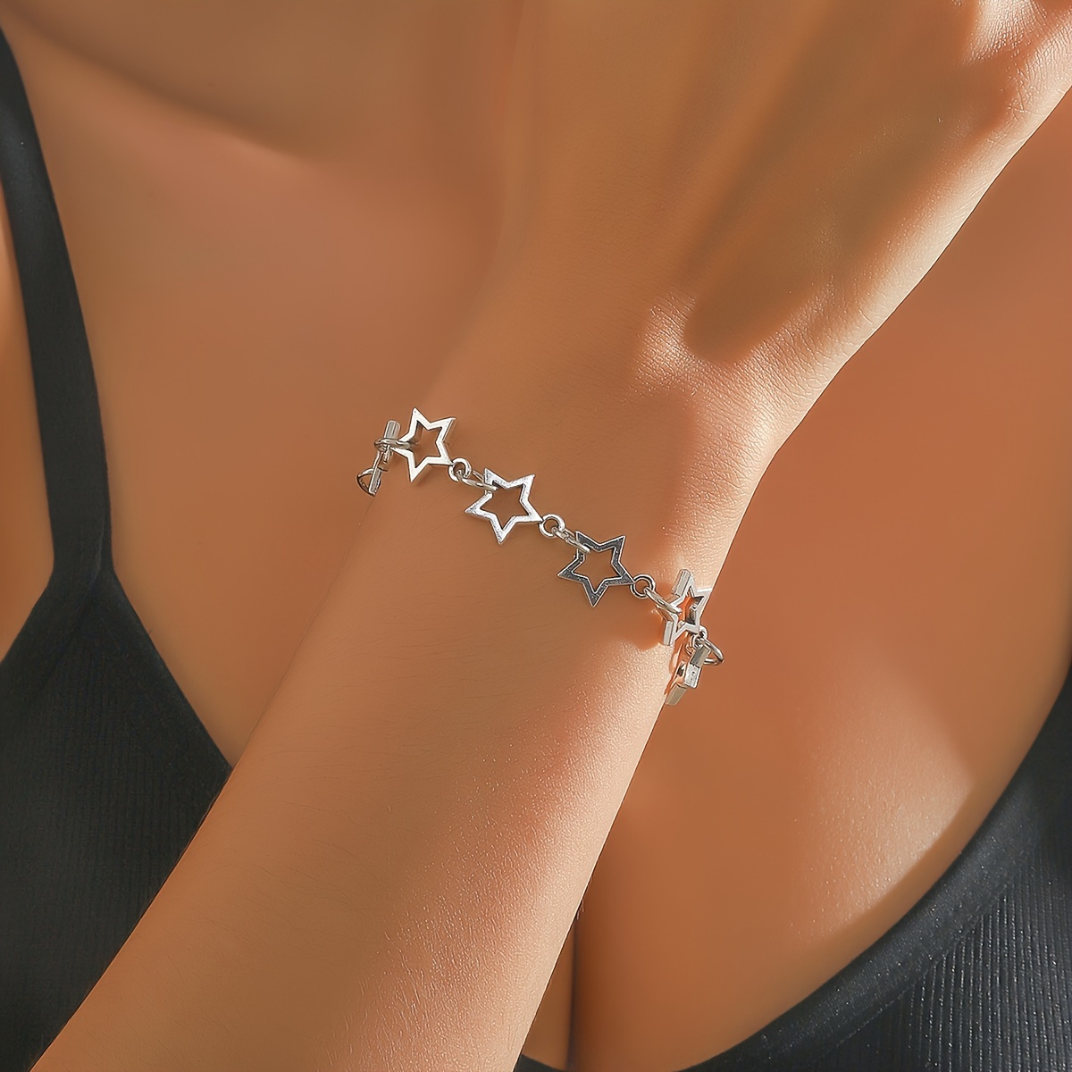 1pc Hollow Out Star Thin Chain Bracelet Elegant Alloy Hand Chain Bracelet Jewelry Decoration
1pc Hollow Out Star Thin Chain Bracelet Elegant Alloy Hand Chain Bracelet Jewelry Decoration