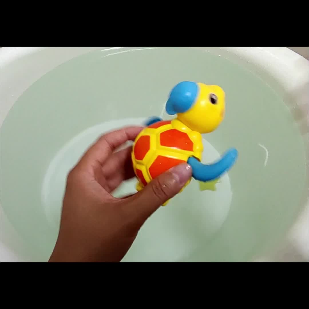 Baby Seal Wind-Up Bath Toy with Adorable Design