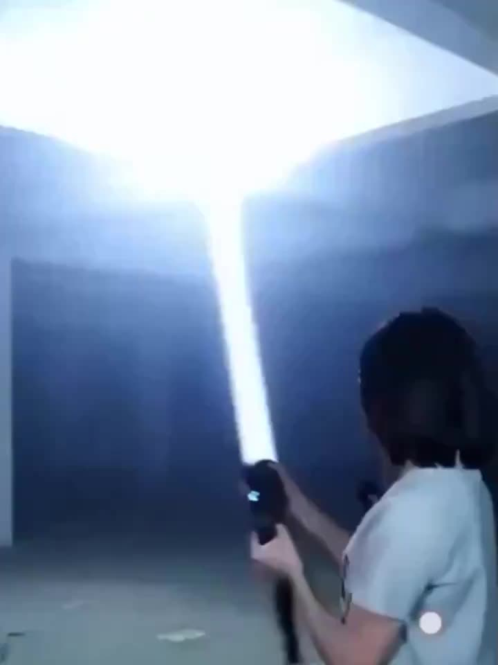 3000 High Lumens LED Rechargeable Flashlight with Zoomable Focus