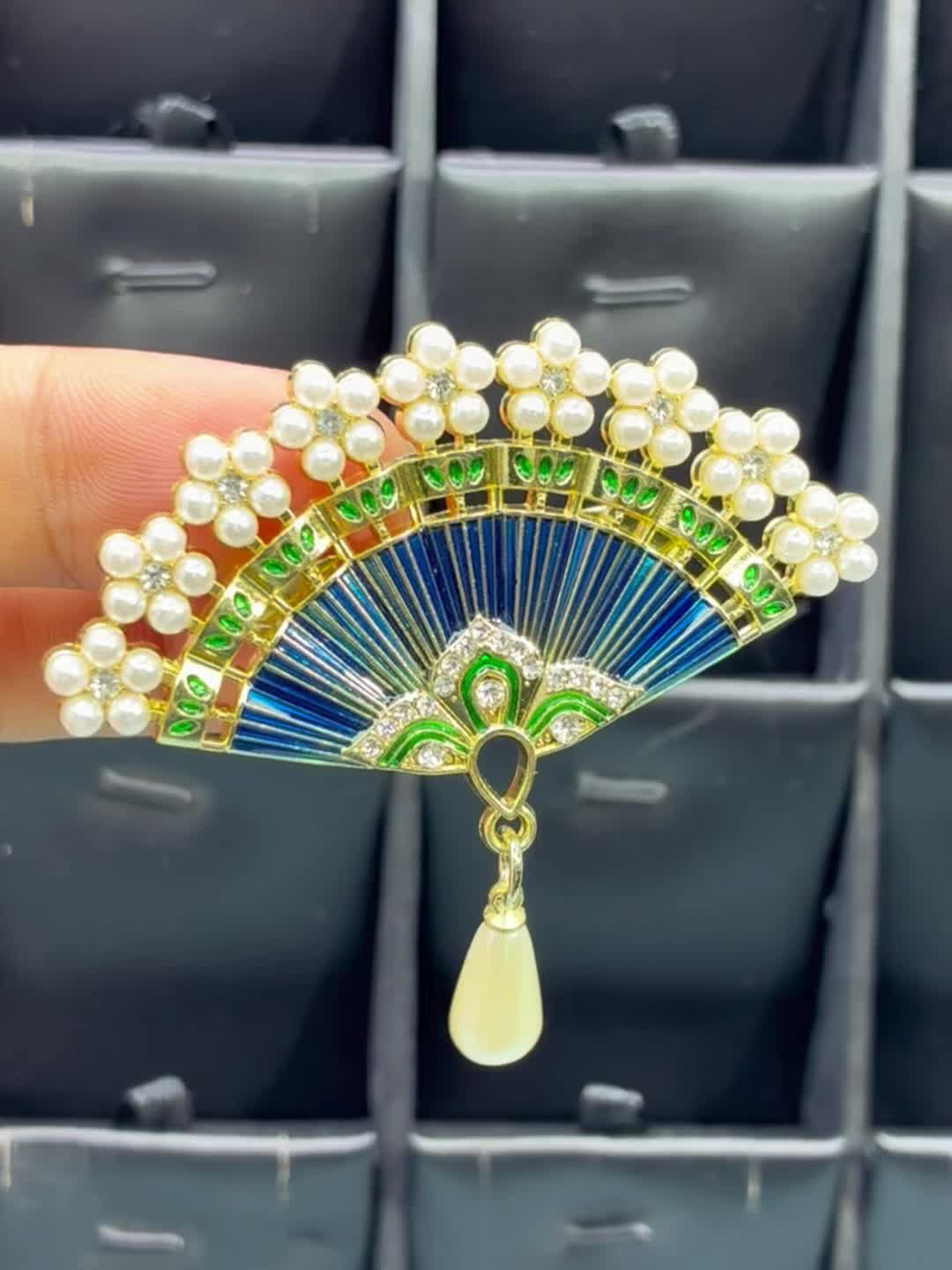 Chinese Style Vintage Bamboo Fan Pendant Brooch with Imitation Pearls