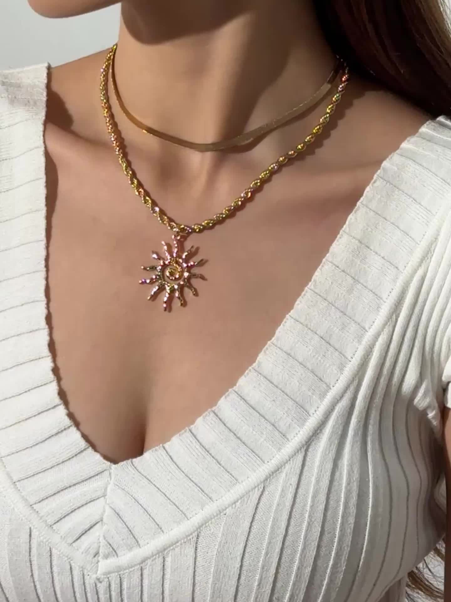 2pc Unique Retro Spiral Sun Pendant Necklace Set, Layered Metal Chains