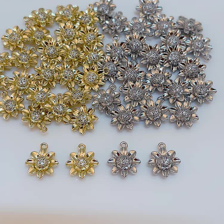 3pcs Floral Shaped Copper Inlaid Zirconia Pendant Set