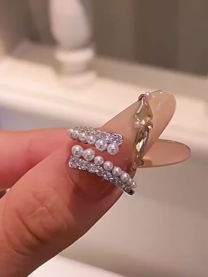 Women's Casual Arc Cube Zirconia Ring