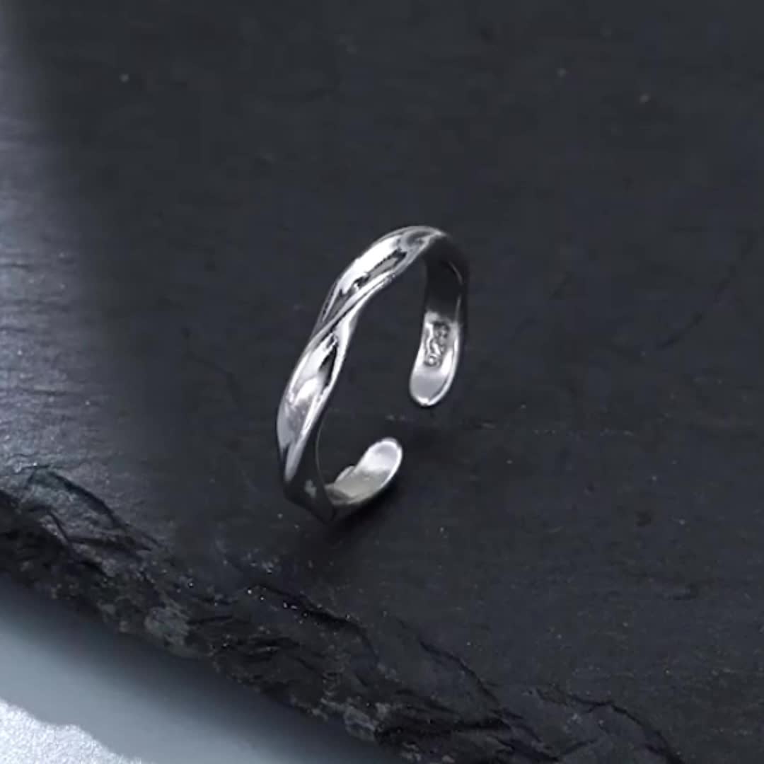 Women's S925 Sterling Silver Simple Versatile Plain Hoop Rotating Open Ring