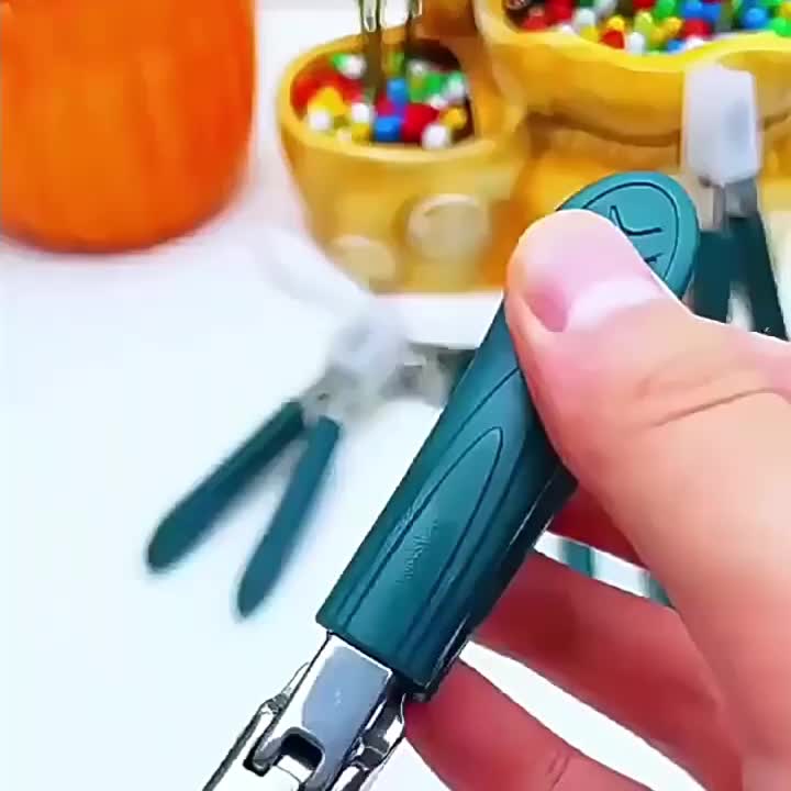 Heavy-Duty Stainless Steel Trimmer for Thick and Ingrown Nails
