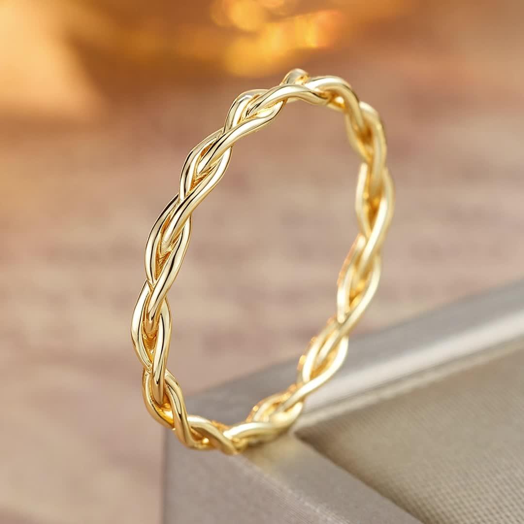 Women's Simple Twisted Braided Band Ring, Elegant Design