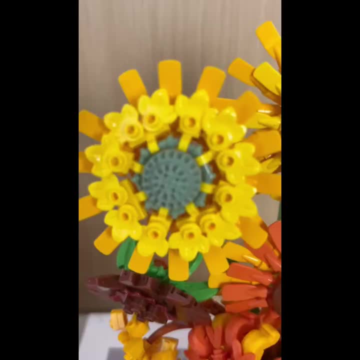 Everlasting Sunflower Building Blocks Bouquet Toy