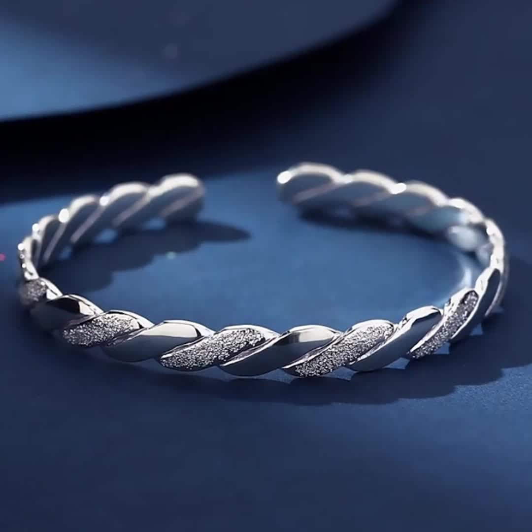 Women's S925 Pure Silver Mobius Intertwined Open Bangle