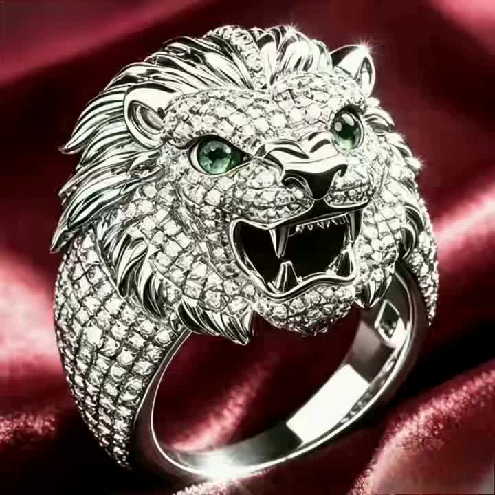 Retro S925 3D Carved Lion Head Ring with Moissanite