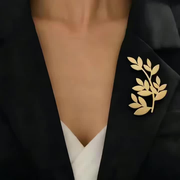 Elegant Fresh Grass-shaped Brooch for Weddings