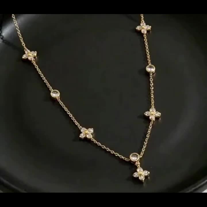 Women's Lucky Four-Leaf Clover Necklace, Minimalist Style