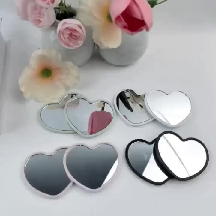 7pcs Green Heart-Shaped Portable Makeup Mirrors with Makeup Bags